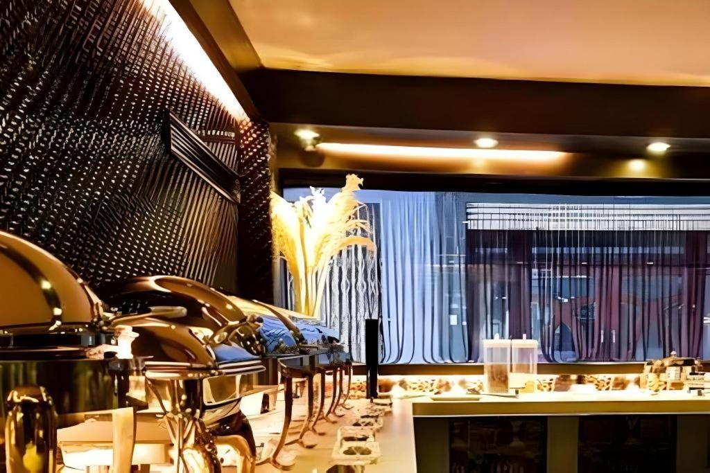 The White Hotel 8A Thai Van Lung Ciudad Ho Chi Minh  Exterior foto